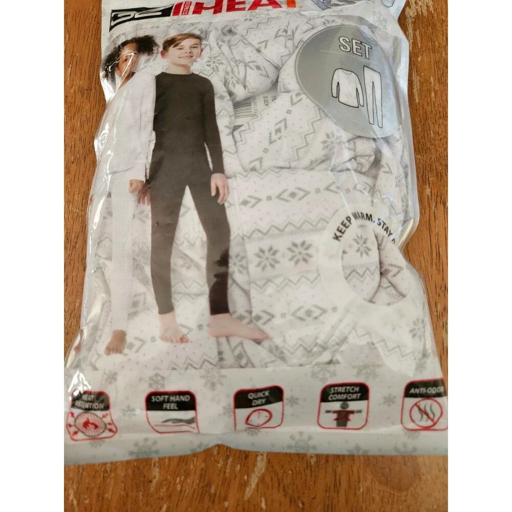 32 Degrees Heat Set Kids Size Small Base Layer Top and Bottom Long Johns Pajamas
